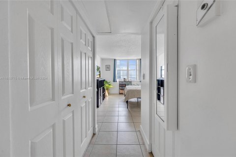 Copropriété à vendre à Miami Beach, Floride: 1 chambre, 84.54 m2 № 1074430 - photo 17