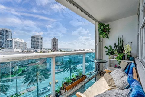 Condominio en venta en Miami Beach, Florida, 1 dormitorio, 84.54 m2 № 1074430 - foto 10