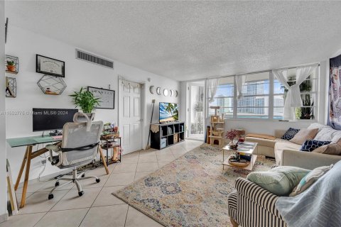 Copropriété à vendre à Miami Beach, Floride: 1 chambre, 84.54 m2 № 1074430 - photo 1