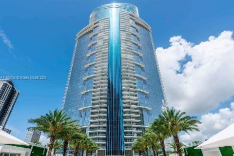 Condominio en venta en Miami, Florida, 2 dormitorios, 110.09 m2 № 1420154 - foto 1