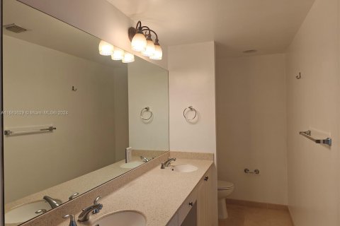 Condo in Aventura, Florida, 2 bedrooms  № 1420010 - photo 18