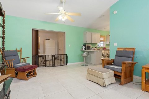 House in Punta Gorda, Florida 3 bedrooms, 129.6 sq.m. № 1165909 - photo 5