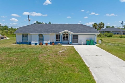 Villa ou maison à vendre à Punta Gorda, Floride: 3 chambres, 129.6 m2 № 1165909 - photo 1