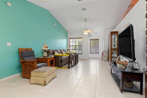 Villa ou maison à vendre à Punta Gorda, Floride: 3 chambres, 129.6 m2 № 1165909 - photo 3