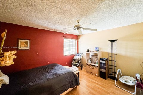 Casa en venta en Cutler Bay, Florida, 4 dormitorios, 269.42 m2 № 1067686 - foto 30