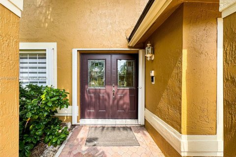 Villa ou maison à vendre à Cutler Bay, Floride: 4 chambres, 269.42 m2 № 1067686 - photo 3