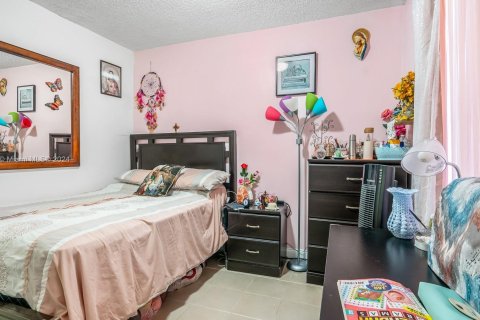 Casa en venta en Cutler Bay, Florida, 4 dormitorios, 132.2 m2 № 1305606 - foto 14