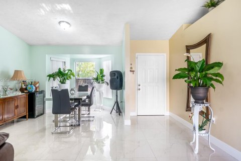 Villa ou maison à vendre à Cutler Bay, Floride: 4 chambres, 132.2 m2 № 1305606 - photo 8