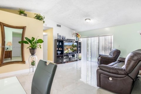 Villa ou maison à vendre à Cutler Bay, Floride: 4 chambres, 132.2 m2 № 1305606 - photo 7