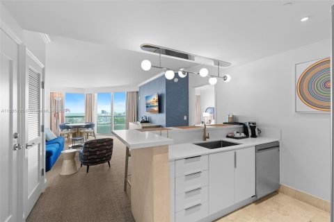 Condo in Miami Beach, Florida, 1 bedroom  № 1305564 - photo 7