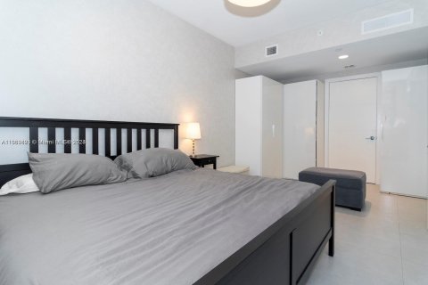 Condo in Miami, Florida, 1 bedroom  № 1388047 - photo 16