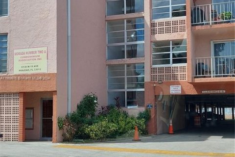 Condominio en venta en Hialeah, Florida, 1 dormitorio, 65.03 m2 № 1388096 - foto 1