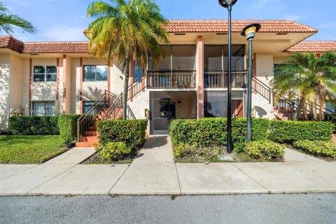 Villa ou maison à vendre à Weston, Floride: 2 chambres, 116.69 m2 № 1388095 - photo 1