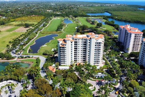 Condo in Coral Gables, Florida, 3 bedrooms  № 1045190 - photo 1