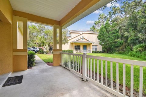 Touwnhouse à vendre à Tampa, Floride: 2 chambres, 116.03 m2 № 1378364 - photo 5