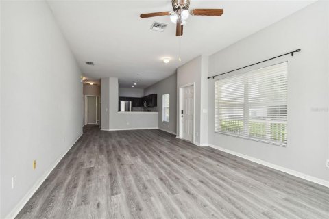 Touwnhouse à vendre à Tampa, Floride: 2 chambres, 116.03 m2 № 1378364 - photo 9