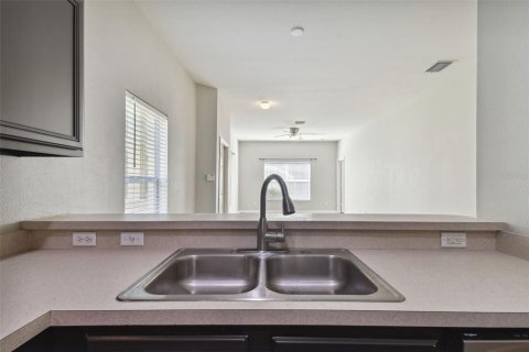 Touwnhouse à vendre à Tampa, Floride: 2 chambres, 116.03 m2 № 1378364 - photo 14