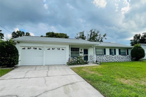 Villa ou maison à vendre à Orlando, Floride: 4 chambres, 100.33 m2 № 1391154 - photo 1