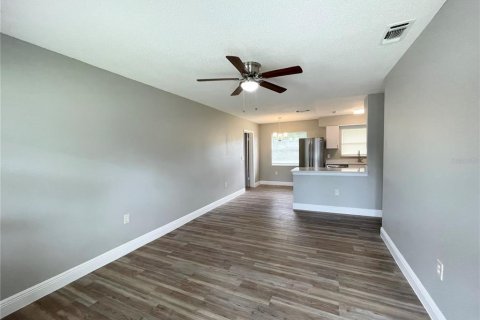 Casa en venta en Orlando, Florida, 4 dormitorios, 100.33 m2 № 1391154 - foto 4