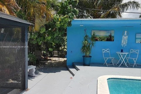 Casa en venta en Hialeah, Florida, 4 dormitorios, 151.43 m2 № 1386141 - foto 14