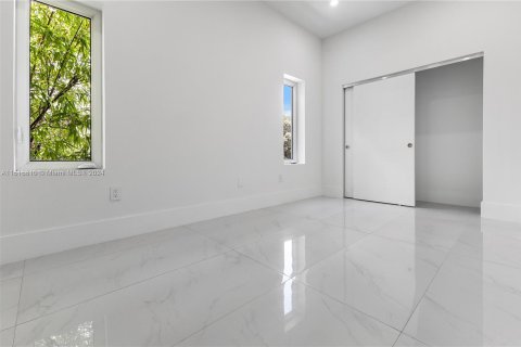 Townhouse in Miami, Florida 3 bedrooms № 1238302 - photo 22