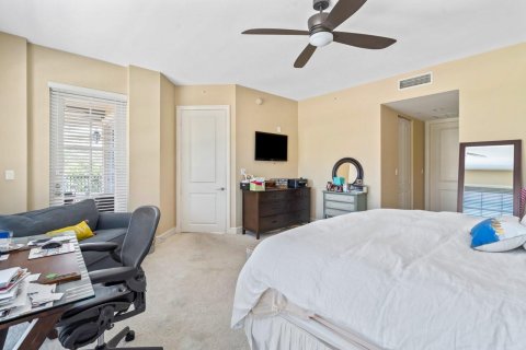 Condo in Lauderdale-by-the-Sea, Florida, 3 bedrooms  № 1077486 - photo 10
