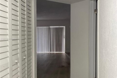 Condominio en venta en Miami, Florida, 2 dormitorios, 83.24 m2 № 1419999 - foto 4