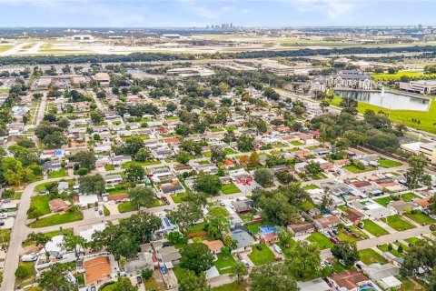 Villa ou maison à vendre à Tampa, Floride: 5 chambres, 126.72 m2 № 1390665 - photo 5