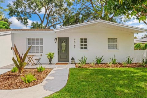 Casa en venta en Tampa, Florida, 5 dormitorios, 126.72 m2 № 1390665 - foto 11