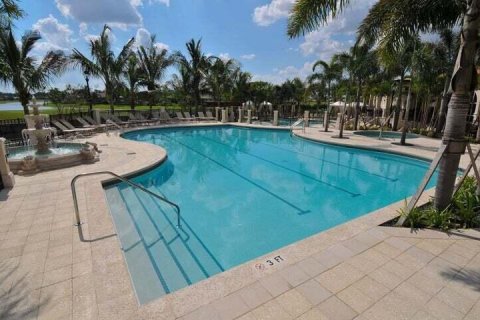 House in Boynton Beach, Florida 3 bedrooms, 172.33 sq.m. № 1077524 - photo 5