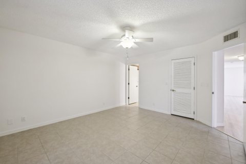 Condo in Stuart, Florida, 2 bedrooms  № 1077477 - photo 20