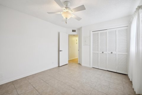 Condo in Stuart, Florida, 2 bedrooms  № 1077477 - photo 12