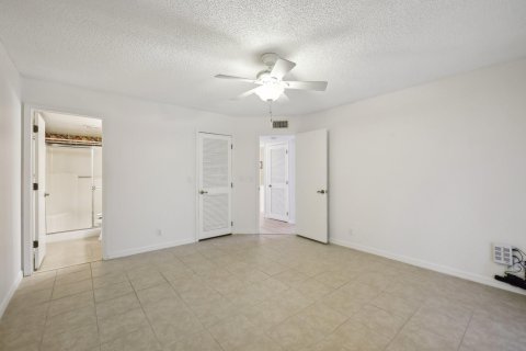 Condo in Stuart, Florida, 2 bedrooms  № 1077477 - photo 10