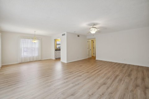 Condo in Stuart, Florida, 2 bedrooms  № 1077477 - photo 8