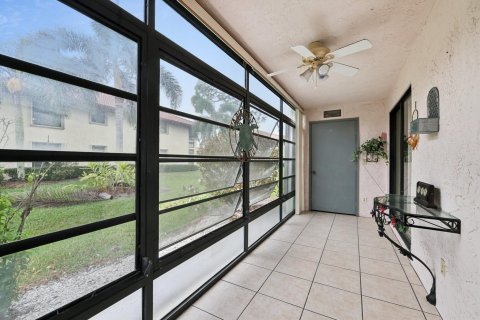 Condo in Stuart, Florida, 2 bedrooms  № 1077477 - photo 1