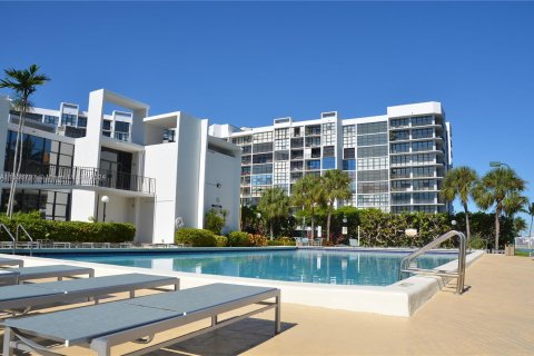 Condominio en venta en Hallandale Beach, Florida, 1 dormitorio, 85.01 m2 № 1050468 - foto 24