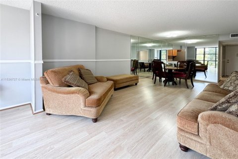 Condominio en venta en Hallandale Beach, Florida, 1 dormitorio, 85.01 m2 № 1050468 - foto 7