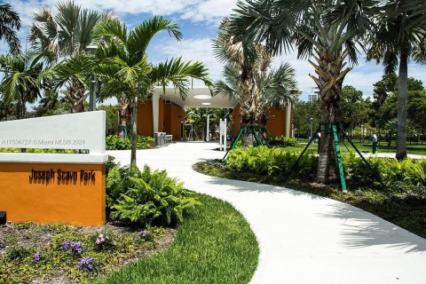 Condominio en venta en Hallandale Beach, Florida, 1 dormitorio, 85.01 m2 № 1050468 - foto 27