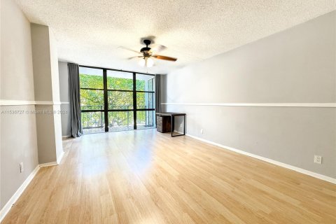 Condominio en venta en Hallandale Beach, Florida, 1 dormitorio, 85.01 m2 № 1050468 - foto 9