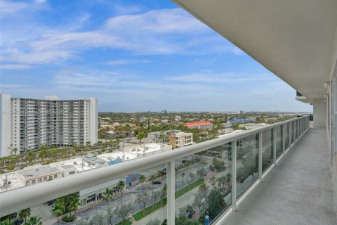 Condo in Fort Lauderdale, Florida, 1 bedroom  № 1057766 - photo 14