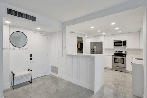 Condo in Fort Lauderdale, Florida, 1 bedroom  № 1057766 - photo 6