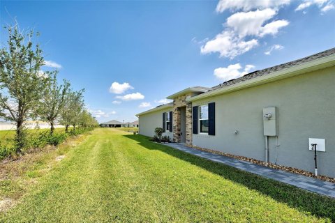 House in Port Charlotte, Florida 2 bedrooms, 139.63 sq.m. № 1341791 - photo 29