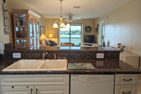 Condo in Punta Gorda, Florida, 2 bedrooms  № 1043699 - photo 20