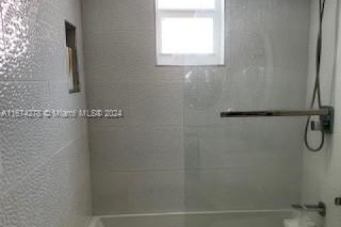 Condominio en venta en Miami Beach, Florida, 1 dormitorio, 63.92 m2 № 1397761 - foto 17