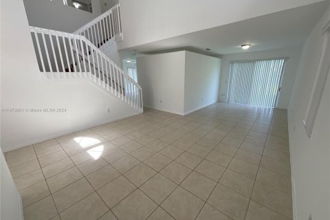 House in Homestead, Florida 4 bedrooms, 244.61 sq.m. № 1396947 - photo 6