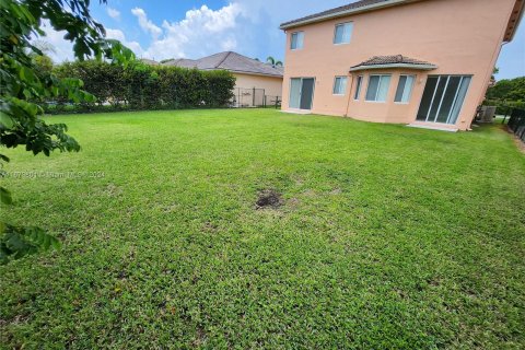 House in Homestead, Florida 4 bedrooms, 244.61 sq.m. № 1396947 - photo 23