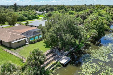 Casa en venta en Port Charlotte, Florida, 4 dormitorios, 232.44 m2 № 1298022 - foto 3