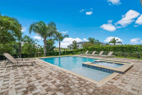 Casa en venta en Kissimmee, Florida, 9 dormitorios, 430.14 m2 № 1350797 - foto 12