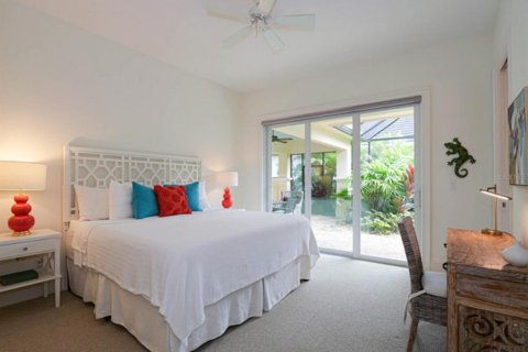 House in Vero Beach, Florida 3 bedrooms, 191.75 sq.m. № 1062012 - photo 18