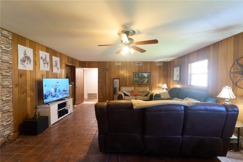 House in Lutz, Florida 3 bedrooms, 267.65 sq.m. № 1091122 - photo 24
